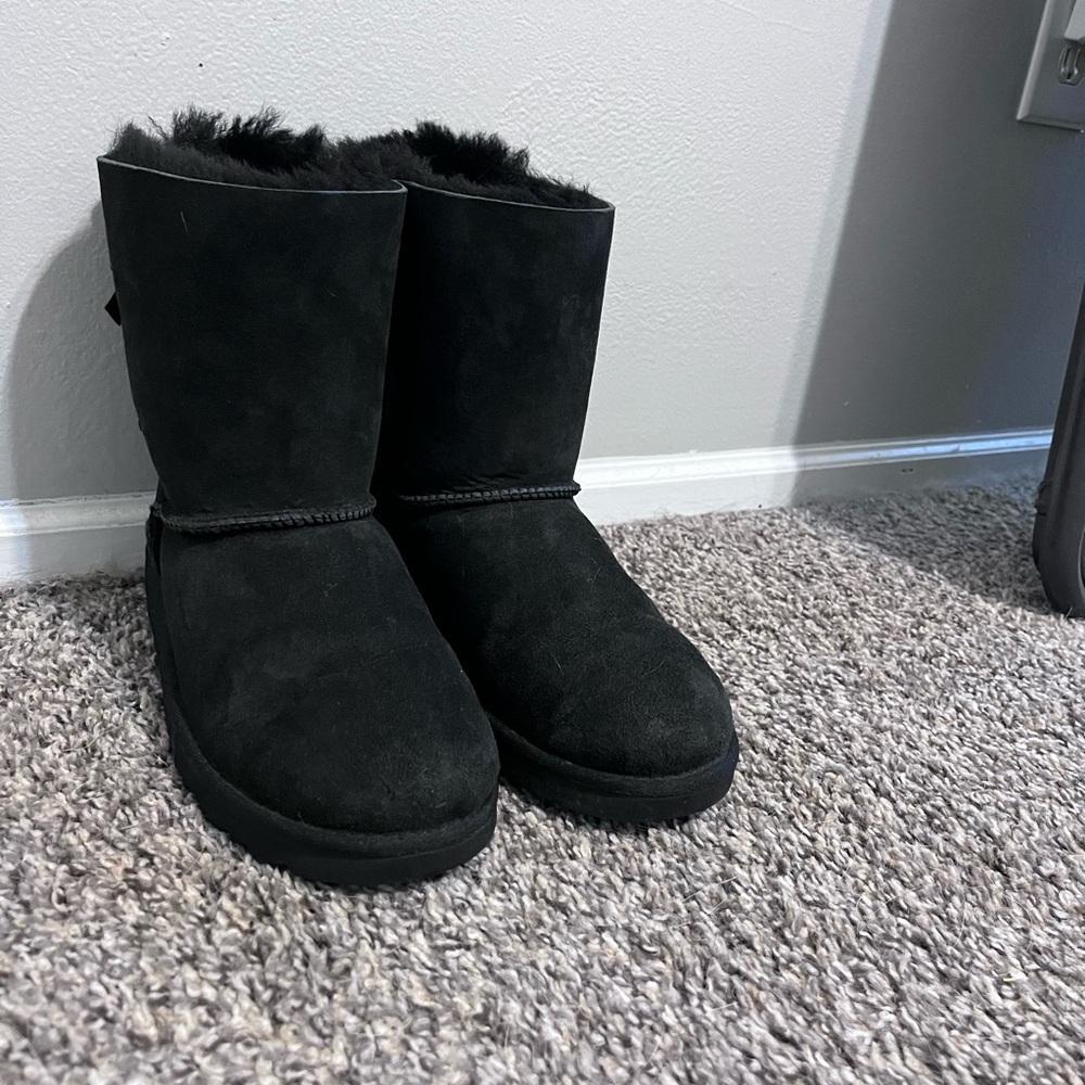Uggs Women’s Bailey Bow boots black
